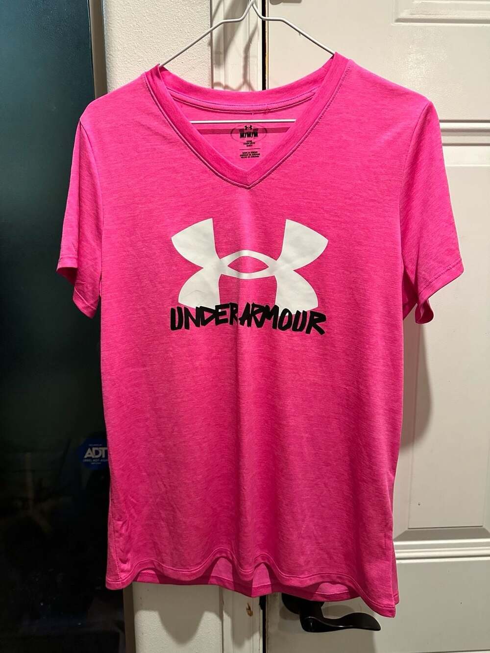 Under Armour Women's Tech Marker Twist V-Neck T-Shirt Pink Medium